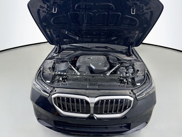 2025 BMW 5 Series 530i - Photo 28