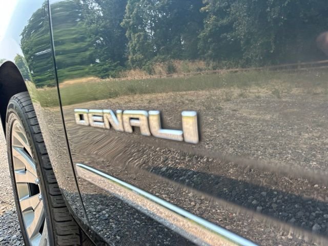 2020 GMC Yukon Denali - Photo 37