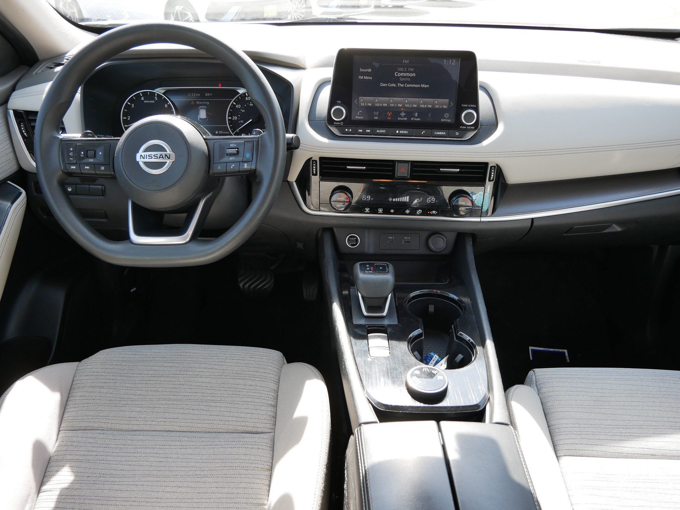 2021 Nissan Rogue SV - Photo 10