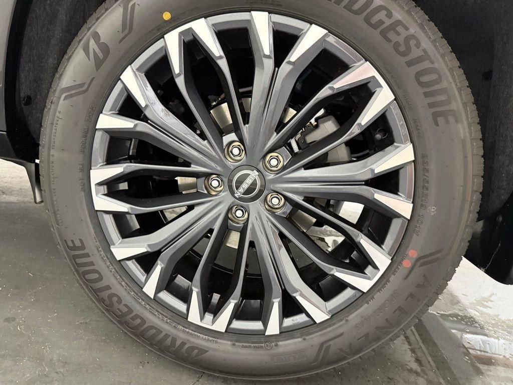 2026 Nissan Rogue Platinum - Photo 11