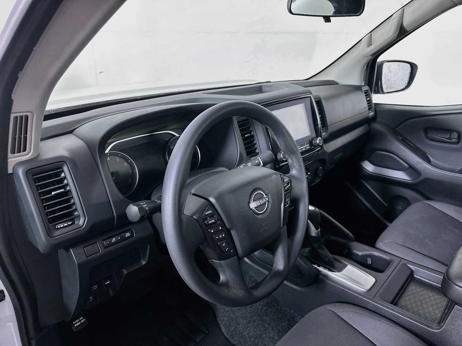 Used 2022 Glacier White Nissan S image 7
