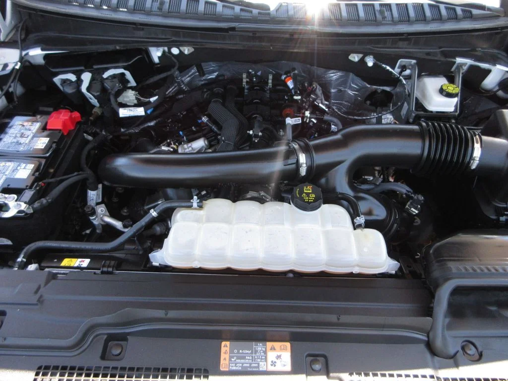 Certified Used 2025 Oxford White Ford Active image 26