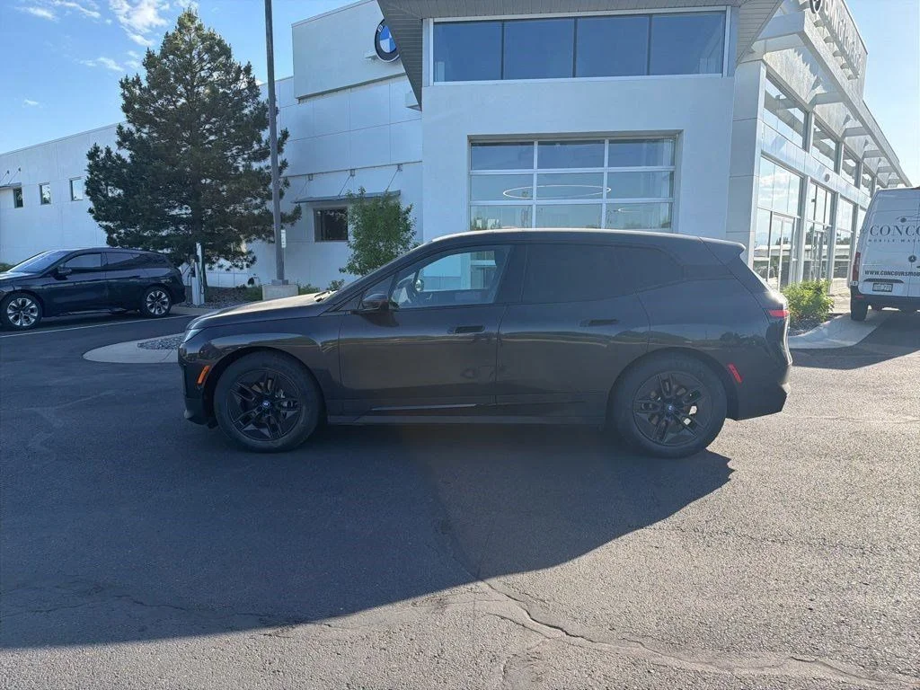 Certified Used 2023 Gray BMW xDrive50 image 2