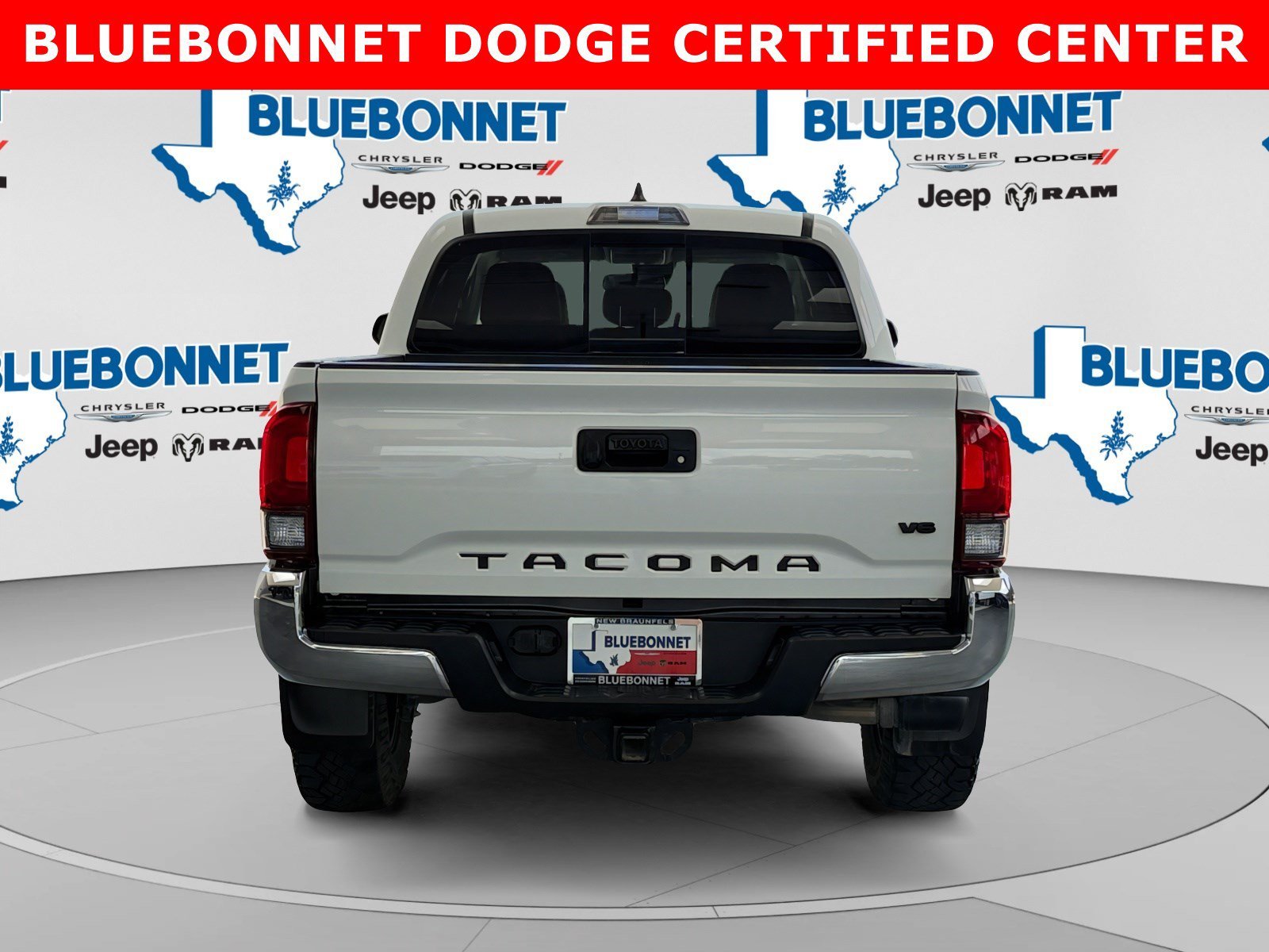 Used 2023 White Toyota  image 6