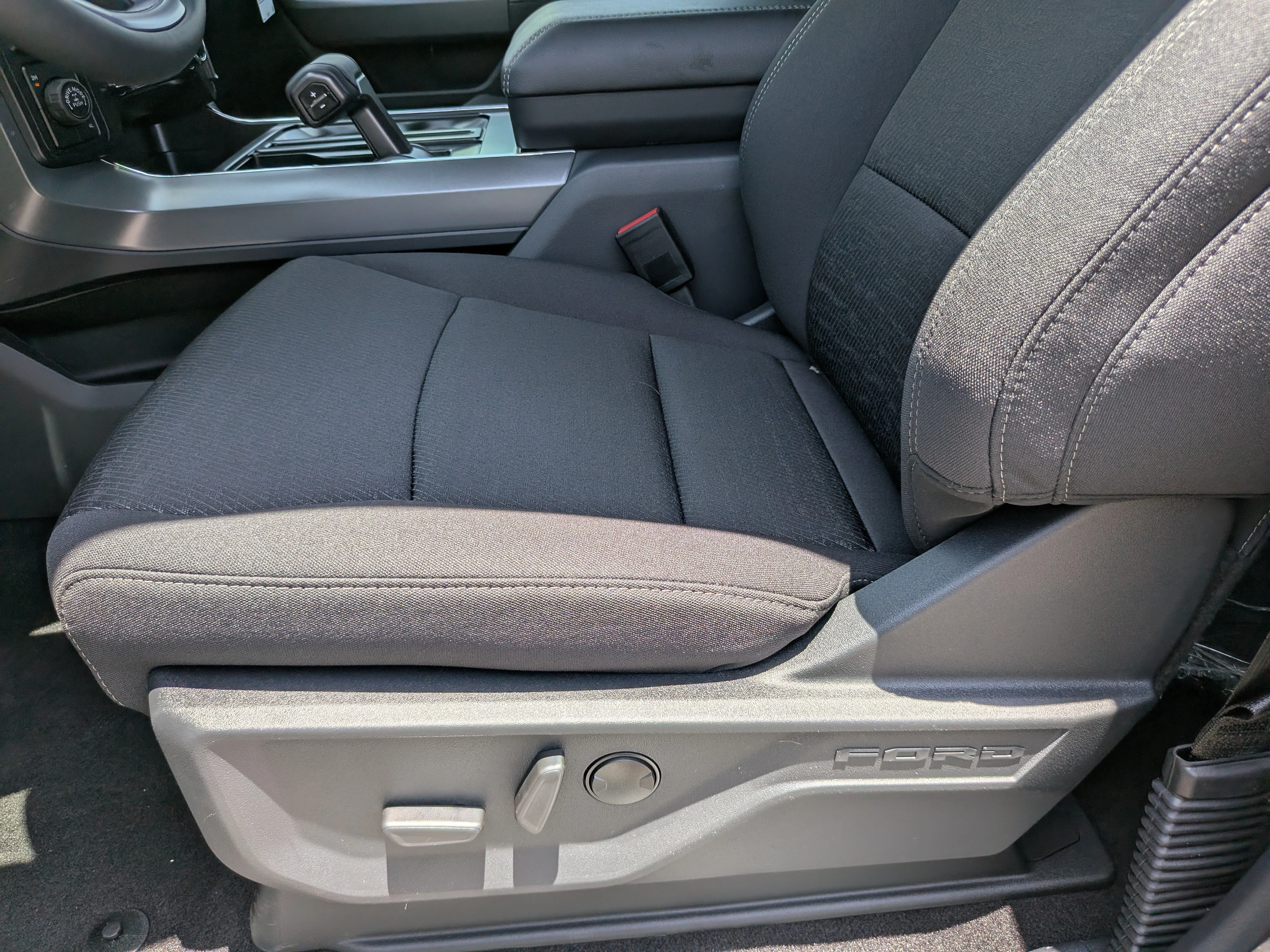 New 2026 Avalanche Ford XLT image 18
