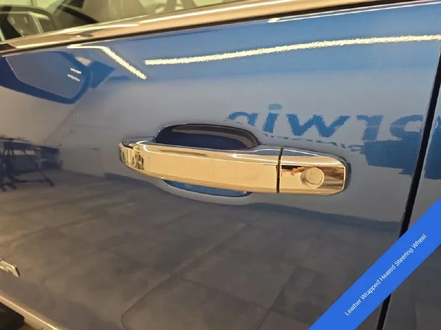 Used 2018 Stone Blue Metallic GMC SLT image 21