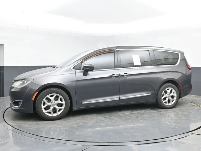 Used 2017 Gray Chrysler Touring L Plus image 5