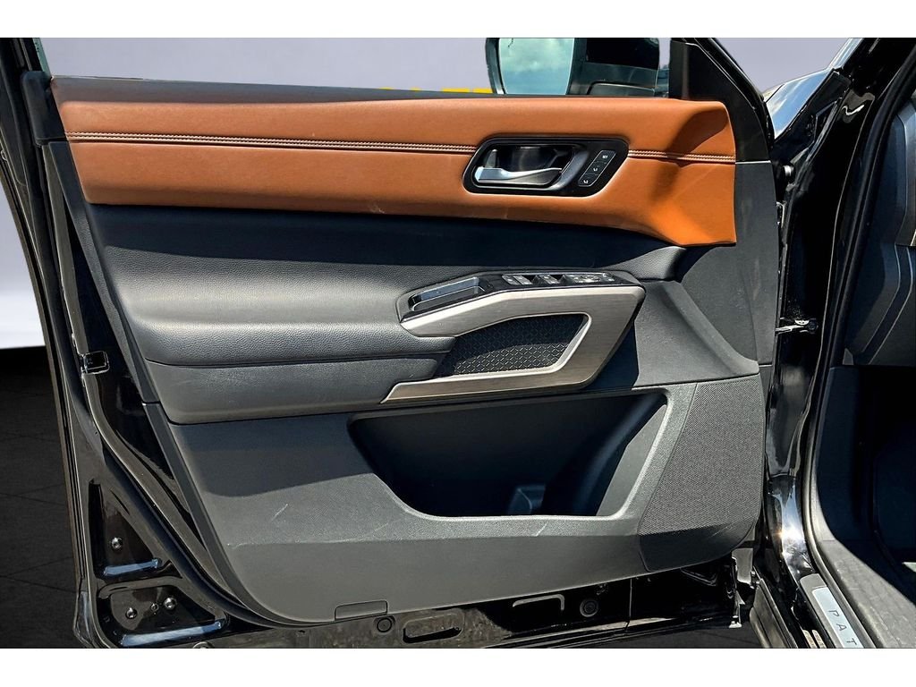 2023 Nissan Pathfinder Platinum - Photo 17