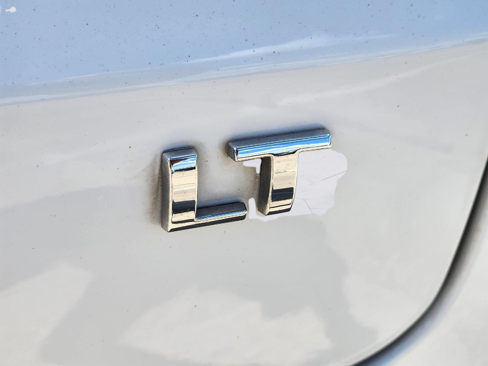 Used 2022 Summit White Chevrolet LT image 11
