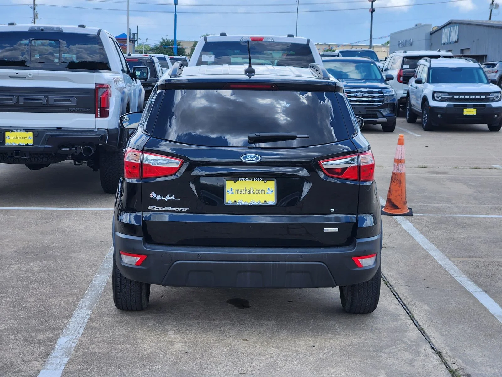 Used 2020 Black Ford SE image 5