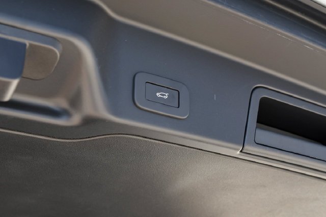 Used 2026 Gray Land Rover S image 65