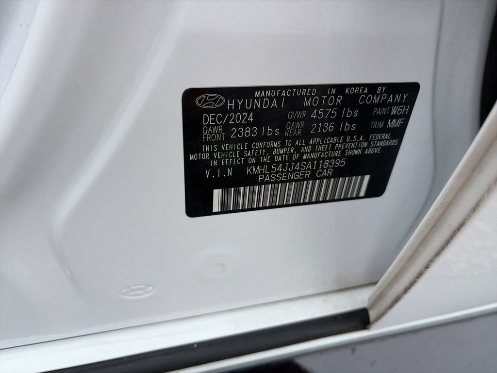 Used 2025 White Hyundai Limited image 25