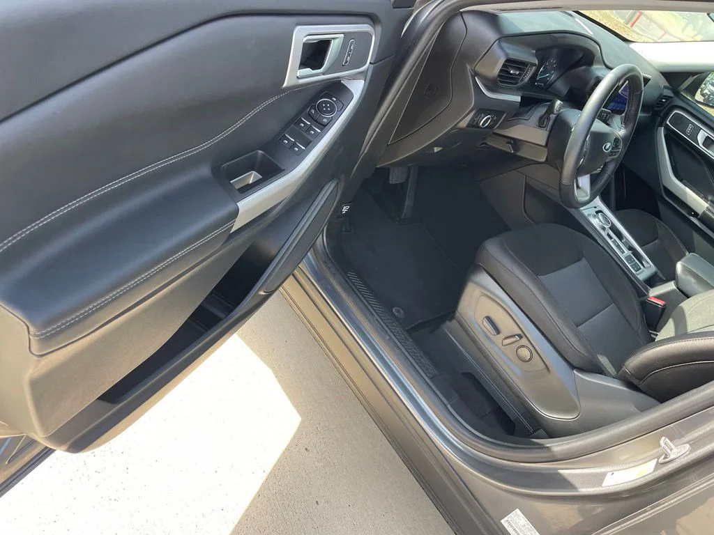 Used 2024 Gray Ford XLT image 18