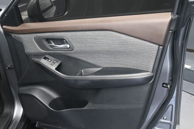 Used 2023 Gun Metallic Nissan SV image 21