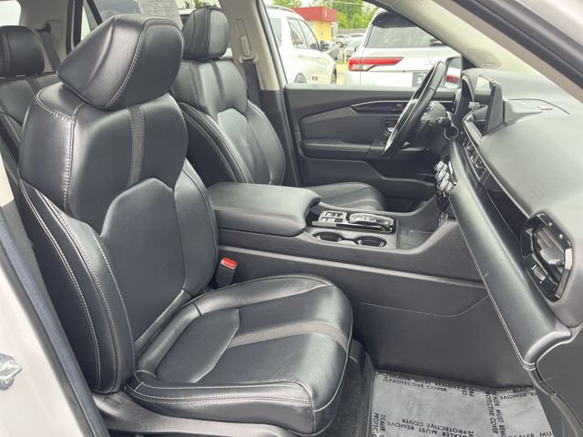 Used 2025  Honda Touring image 28