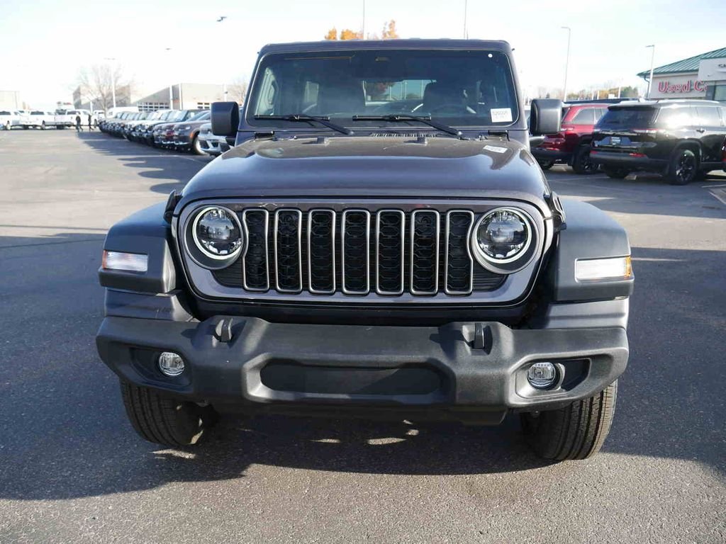 New 2026 Granite Crystal Metallic Clearcoat Jeep Sport S image 2