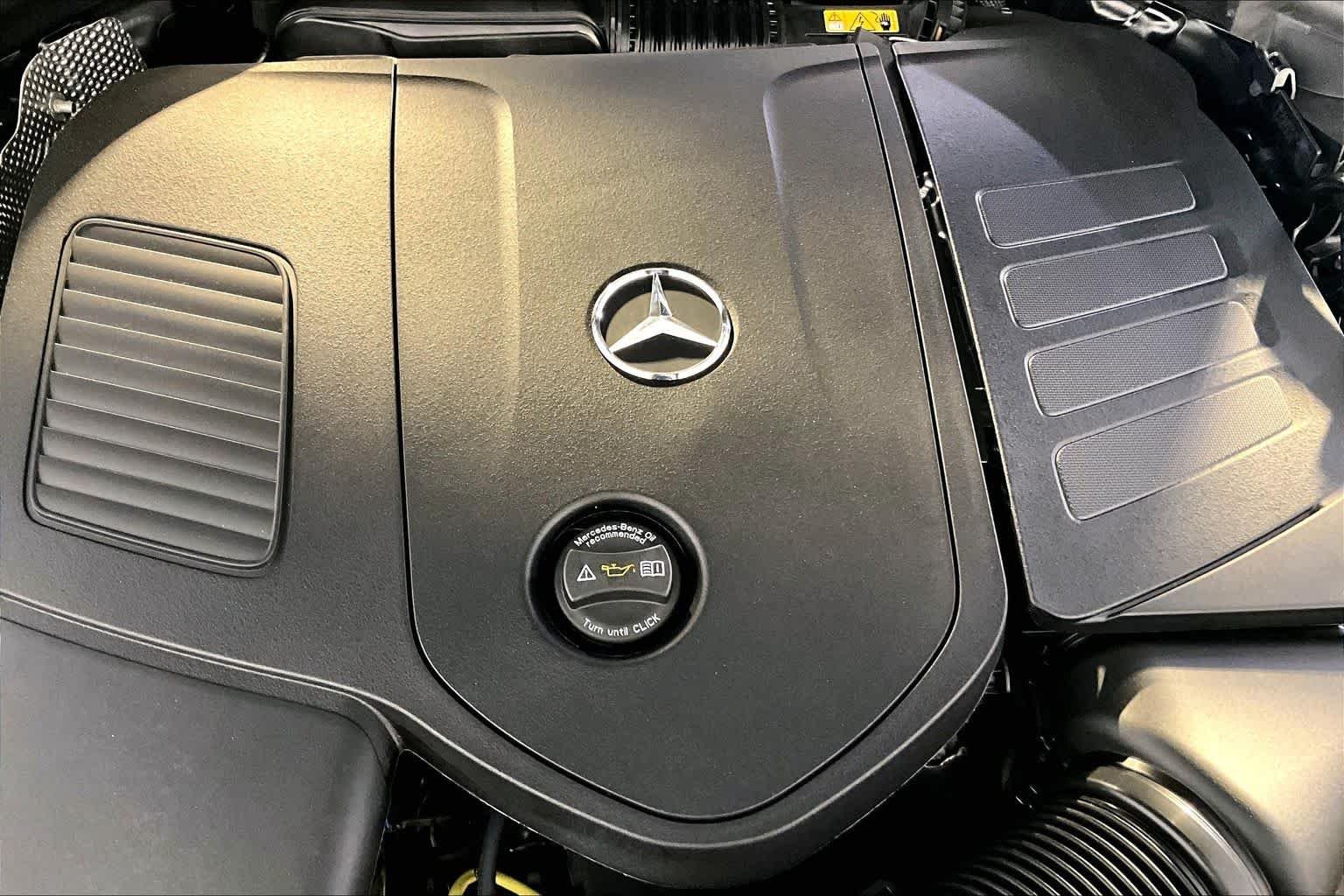 New 2026 Graphite Grey Metallic Mercedes-Benz GLC 300 image 15