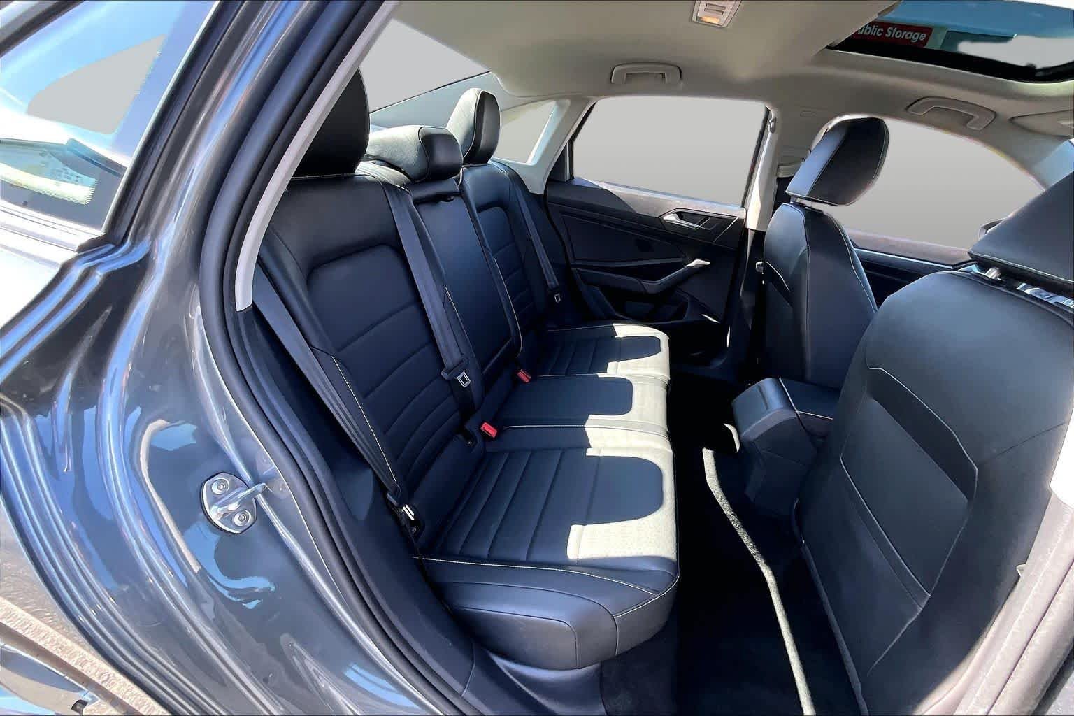 Used 2024 Platinum Gray Metallic Volkswagen SE image 20