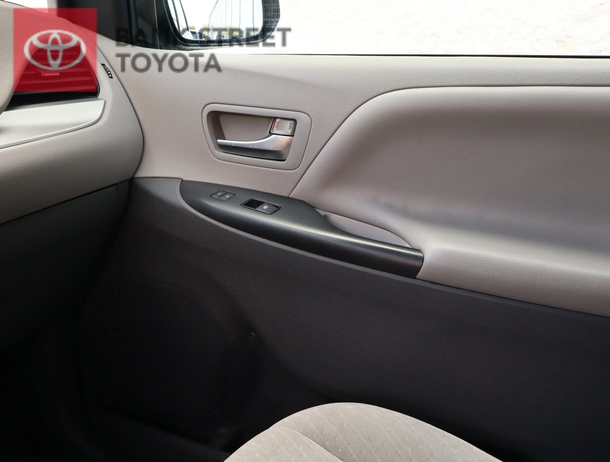 Used 2020 0218 Midnight Black Toyota LE image 31