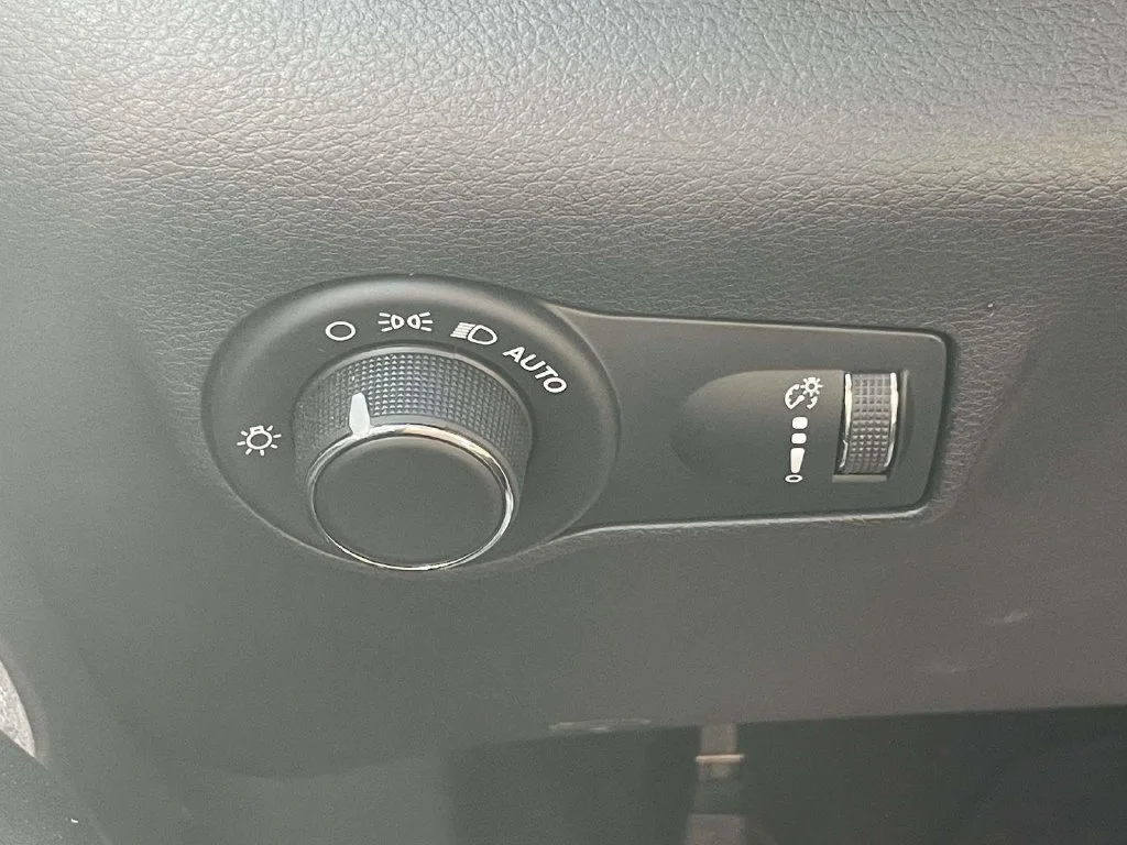 Used 2023 White Jeep Sport image 26