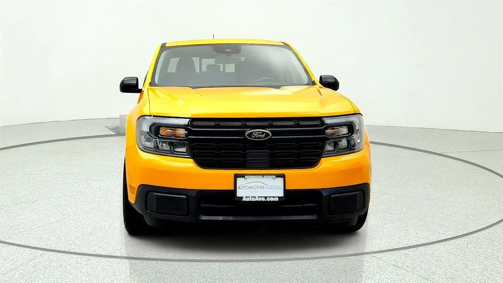 Used 2023 Cyber Orange Metallic Tricoat Ford LARIAT FWD SuperCrew w/ Black Appearance Pkg & Luxury Pkg image 2