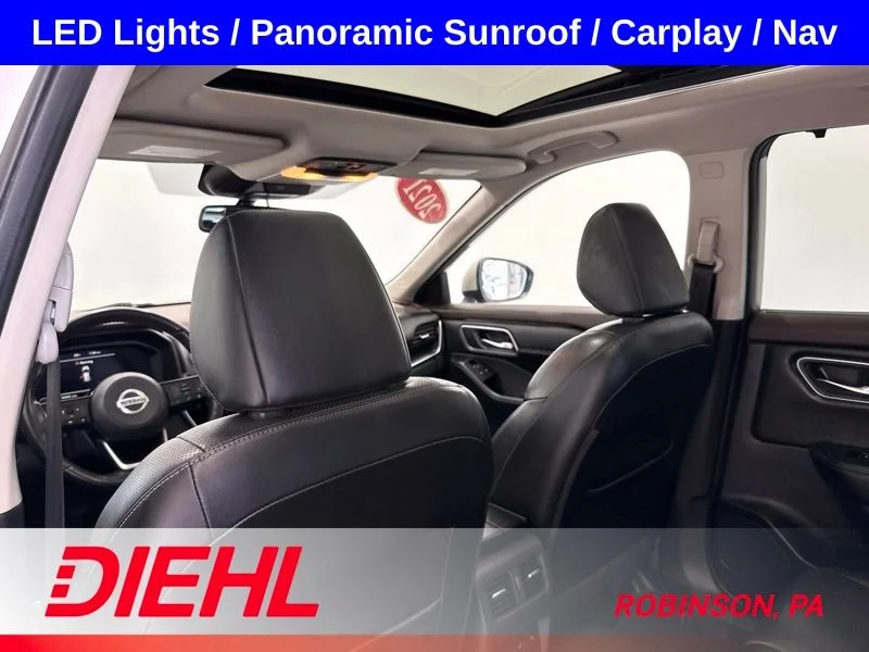 Used 2021 Gold Nissan Platinum image 19