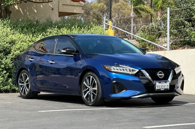 Used 2023 Blue Nissan SV image 7