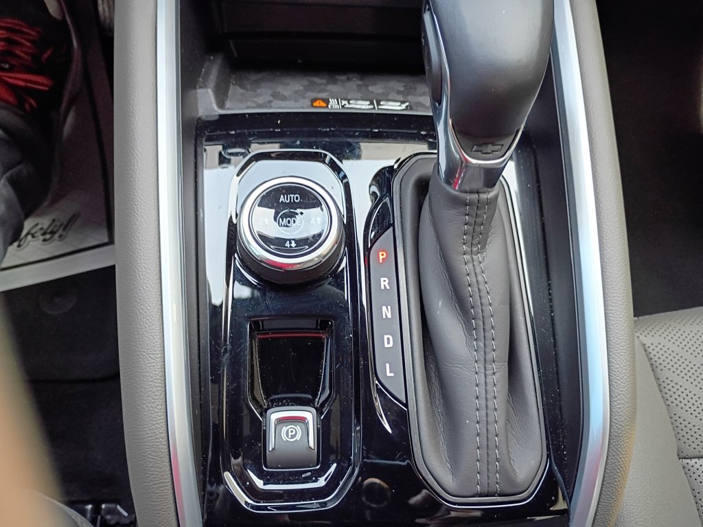 Used 2026 Summit White Chevrolet ZR2 image 22