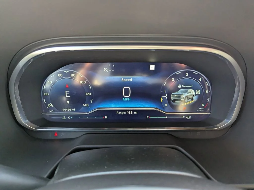 2023 Chevrolet Suburban RST - Photo 18