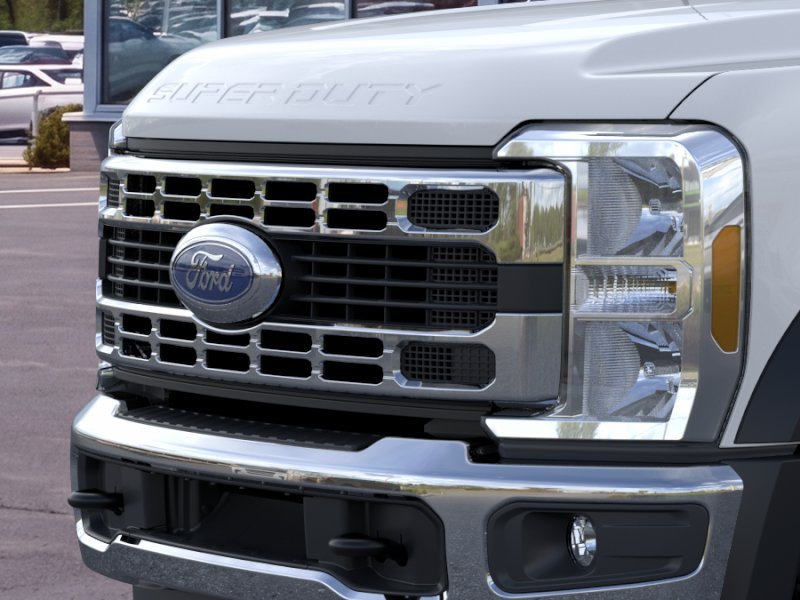 New 2026 Oxford White Ford F-450® XL image 17