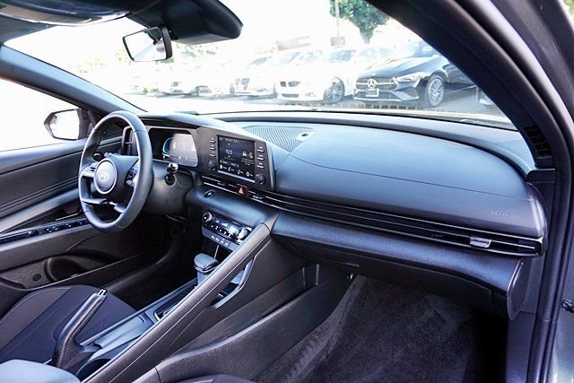 Used 2026 Gray Hyundai SEL Sport image 9