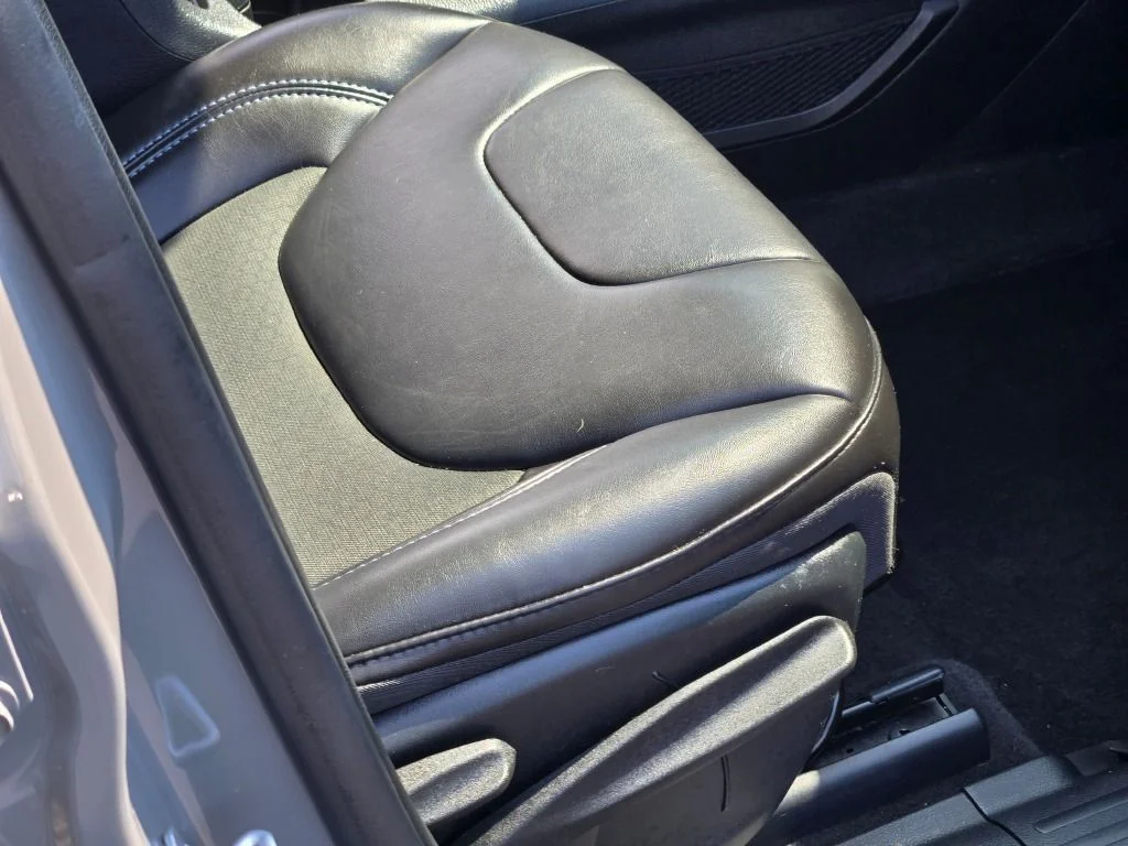 Used 2019 Gray Jeep Latitude Plus image 8