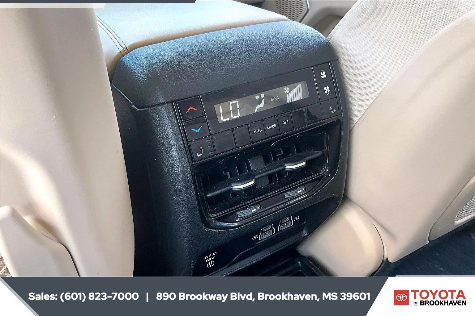 Used 2021 Bright White Clearcoat Jeep Limited image 25