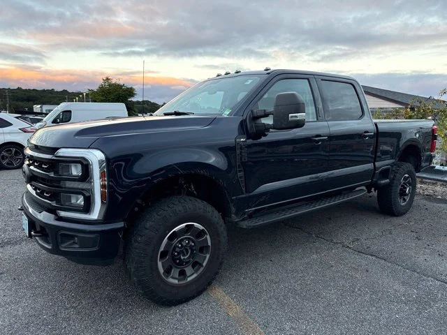 Used 2024 Blue Ford XLT image 1