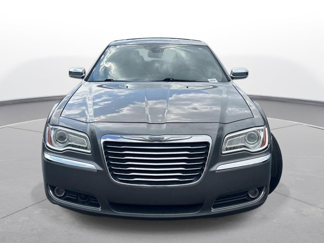 Used 2012 Tungsten Metallic Chrysler Limited image 3