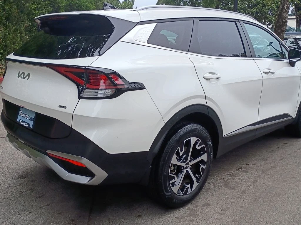 Used 2024 Snow White Pearl Kia EX image 4
