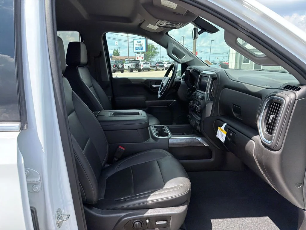 Used 2021 White Chevrolet LTZ image 20