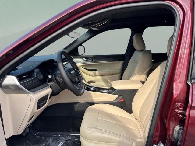 New 2025 Velvet Red Pearl-Coat Exterior Paint Jeep Limited image 41