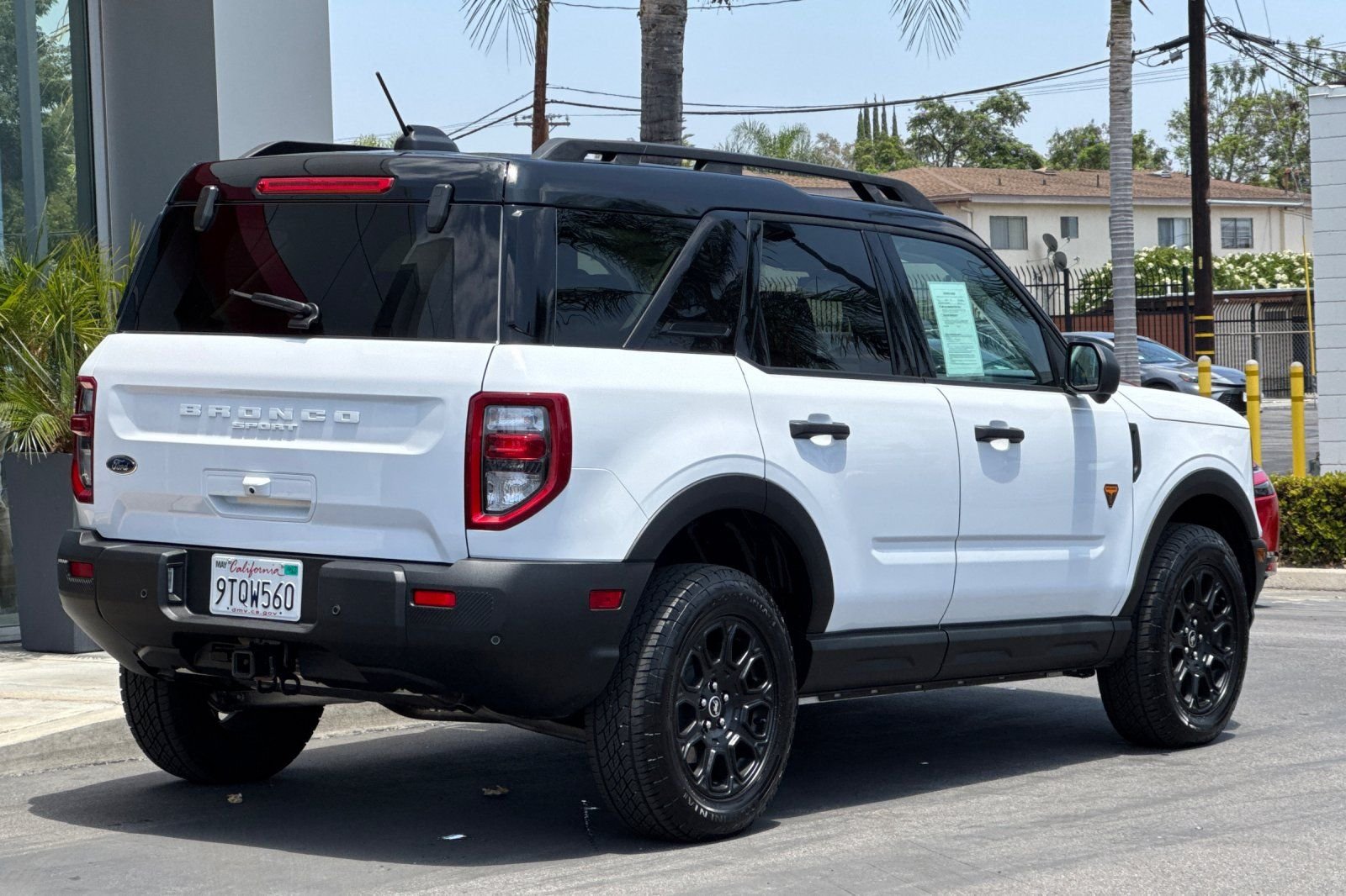 Used 2025 White Ford Badlands image 5