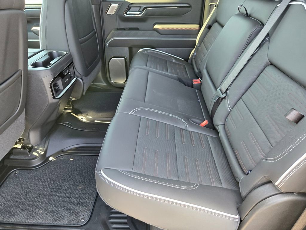 2026 GMC Sierra 1500 AT4X - Photo 8