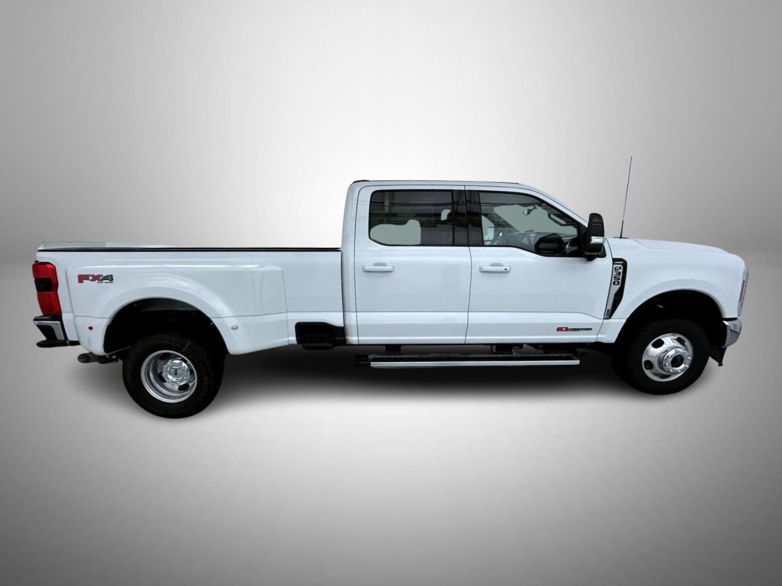 New 2027 Oxford White Ford Lariat image 4