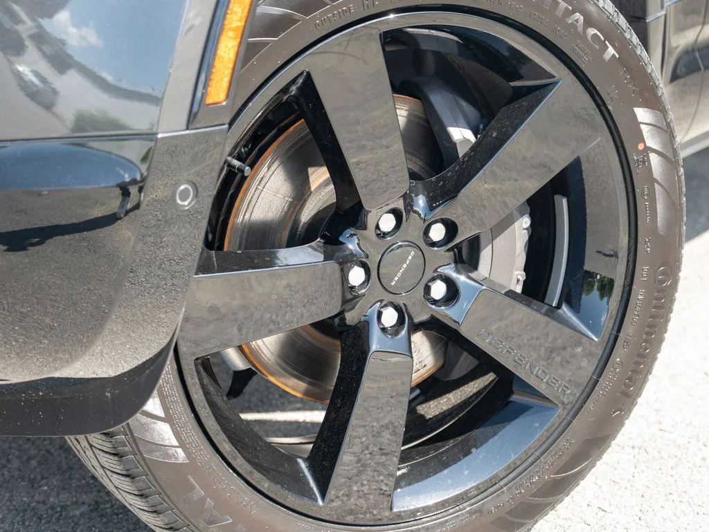 New 2026 Gray Land Rover X-Dynamic SE image 9