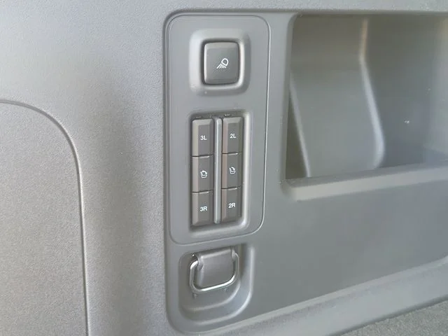 New 2027 White Ford Platinum image 8