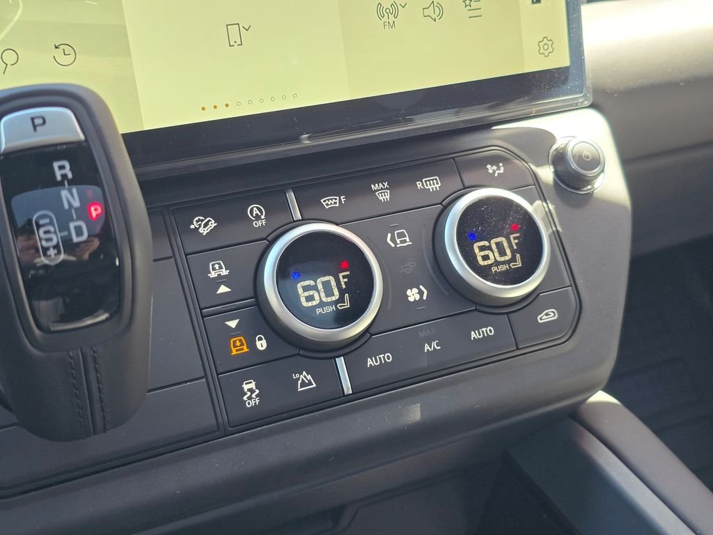 New 2026 Fuji White LAND ROVER X-Dynamic SE image 26