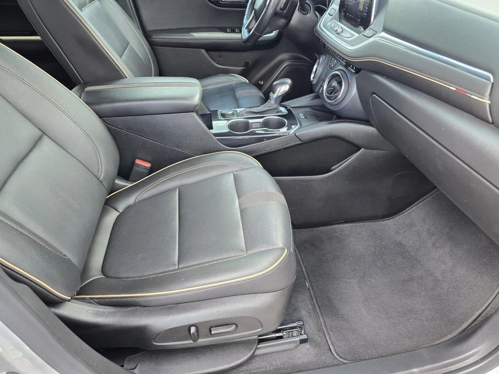 Used 2021 SILVER ICE METALLIC Chevrolet Premier image 20