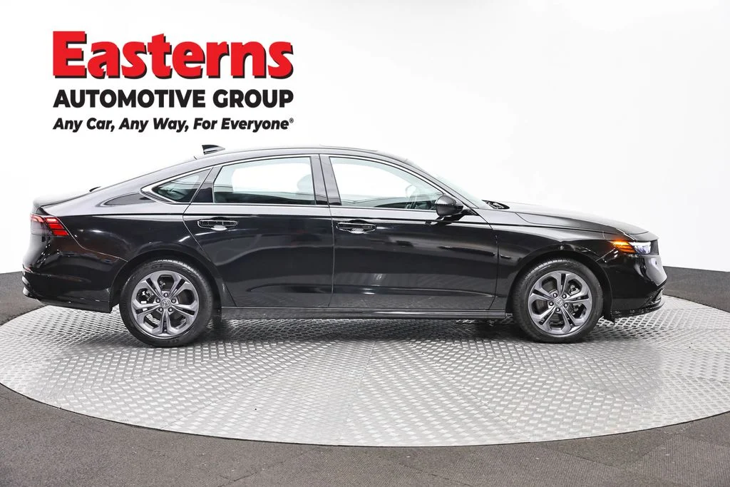 Used 2024 Black Honda EX-L image 4