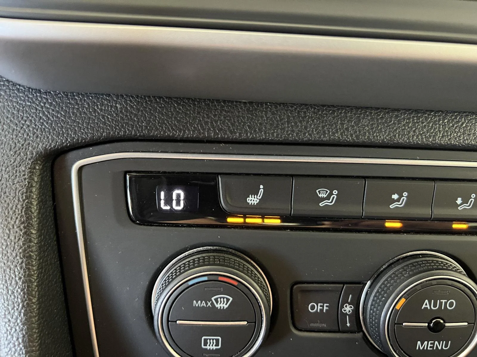 Used 2021 Gy Volkswagen 3.6L V6 SE w/Technology R-Line image 16