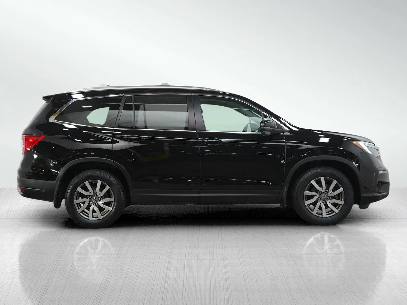 Used 2022 Crystal Black Pearl Honda Black Edition image 7