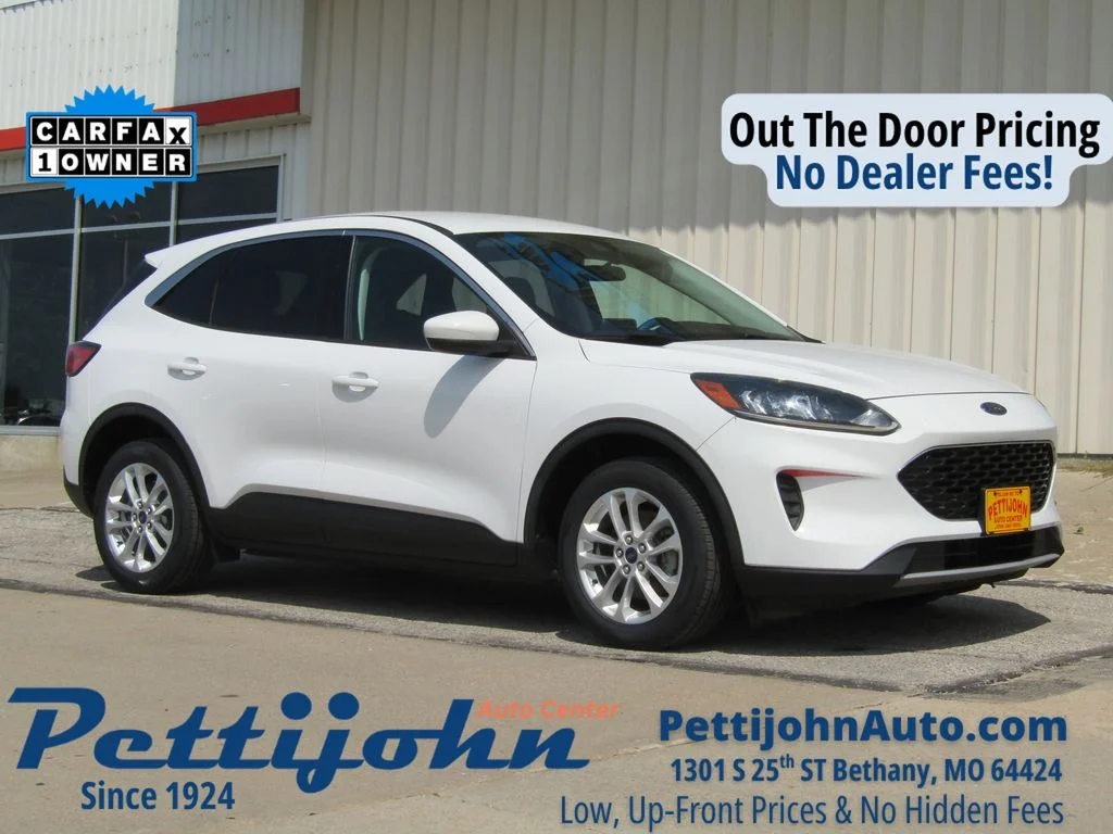 Used 2021 White Ford SE image 1