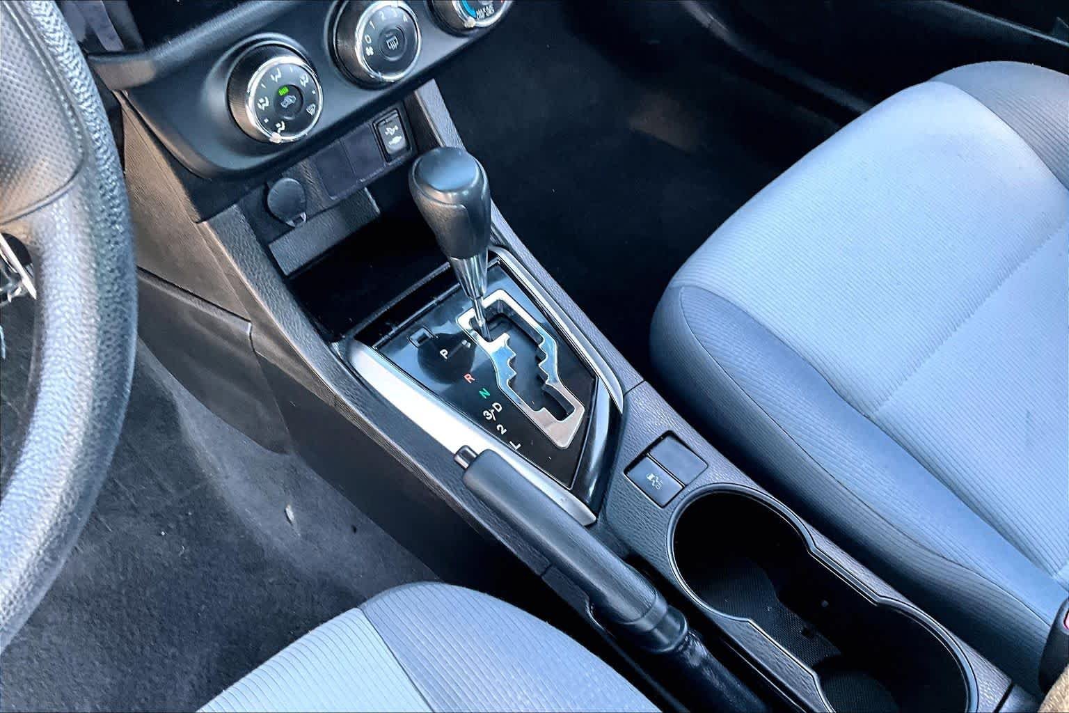 Used 2016 Classic Silver Metallic Toyota L image 17